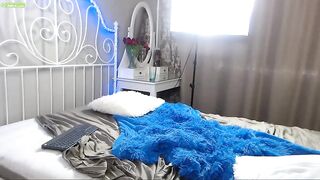 Sense killer young lesbians kiss and fingers holes on a bed 2019-09-27