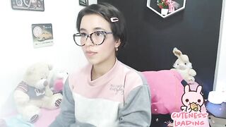 Roxxane_cute young college girl jerks off before a date with her boyfriend 2019-11-12