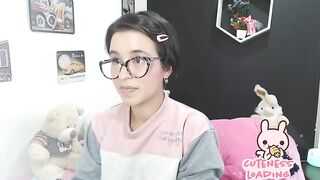 Roxxane_cute young college girl jerks off before a date with her boyfriend 2019-11-12