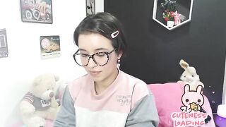 Roxxane_cute young college girl jerks off before a date with her boyfriend 2019-11-12