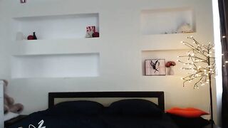 Kiranightlyxo Sexy teen puts on heels an teases her shaved pussy 2020-06-20 20:46