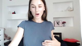 Kiranightlyxo Sexy teen puts on heels an teases her shaved pussy 2020-06-20 20:46