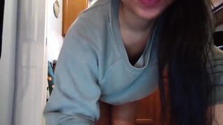 Eroticalynn asian girl ate and decided to masturbate her pussy in the kitchen 2020-12-18