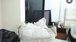 Crystall_xlovely brunette in a hat masturbates her hairy black hole 2021-01-22