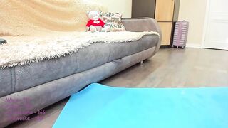 Lovehearts_girl horny redhead babe fucks her hole on the floor 2021-05-21