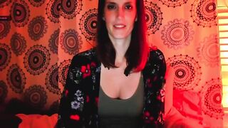 Iamuserfriendly busty girl fills her pussy without taking off her pants 2021-06-16