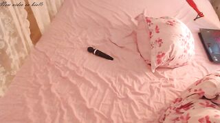 Ellaa91 blonde slim girl plays with vibrator to get pleasure 2019-10-15 18:07