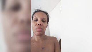 Morenadomina Latina mommy naked her breast to get some tips 2019-10-17